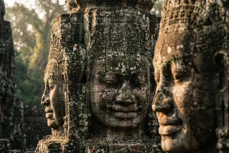 Le Cœur de l'Empire — visages du temple Bayon